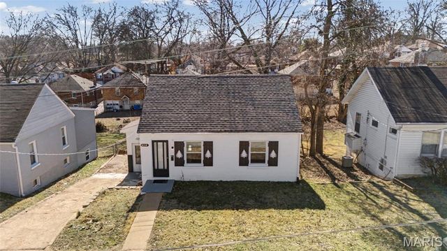 8710 Ezra Drive, St Louis, MO 63114