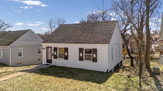 8710 Ezra Drive, St Louis, MO 63114