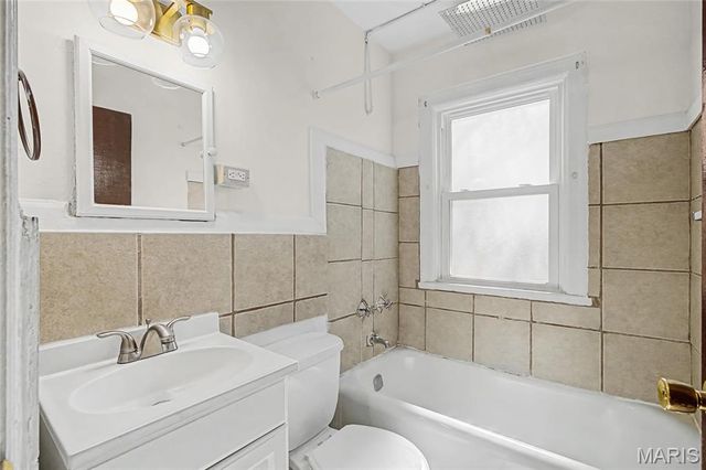 8710 Ezra Drive, St Louis, MO 63114