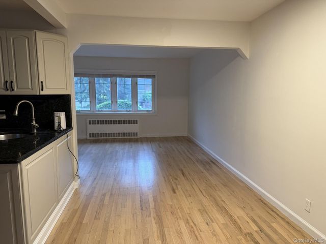 362 Piccadilly Dwns, Lynbrook, NY 11563