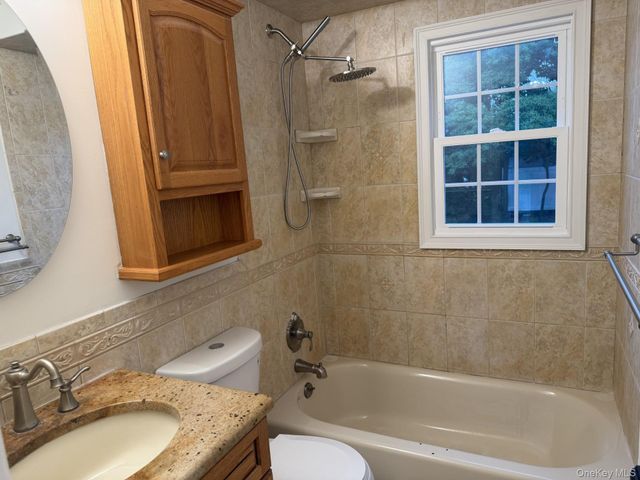 362 Piccadilly Dwns, Lynbrook, NY 11563