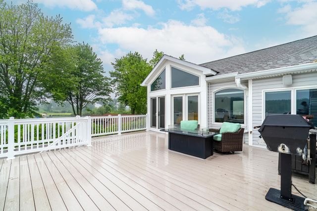 720 Ln 800 Snow Lake, Fremont, IN 46737