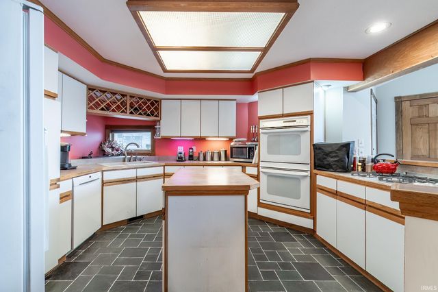 720 Ln 800 Snow Lake, Fremont, IN 46737