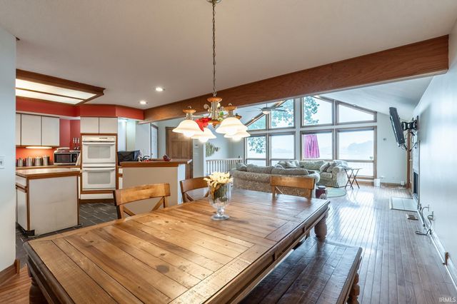 720 Ln 800 Snow Lake, Fremont, IN 46737