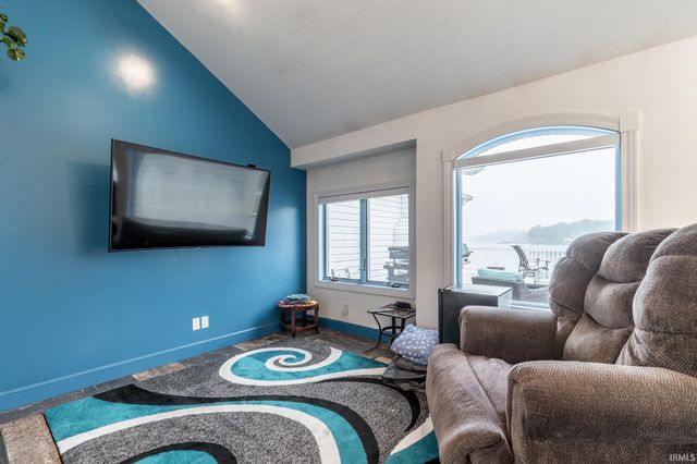 720 Ln 800 Snow Lake, Fremont, IN 46737