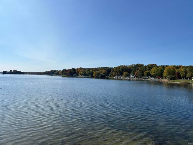 720 Ln 800 Snow Lake, Fremont, IN 46737