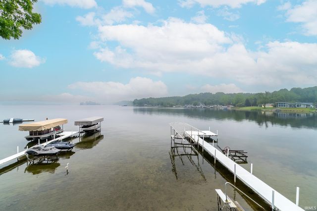 720 Ln 800 Snow Lake, Fremont, IN 46737