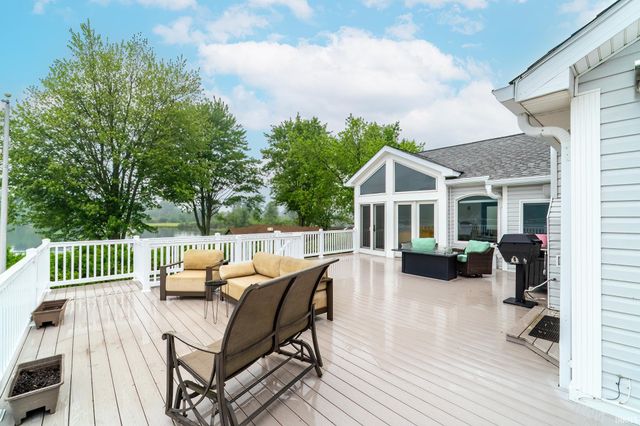 720 Ln 800 Snow Lake, Fremont, IN 46737