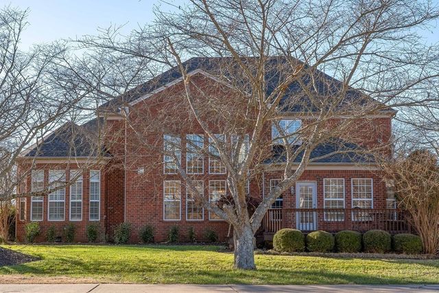 908 Plantation Blvd, Gallatin, TN 37066