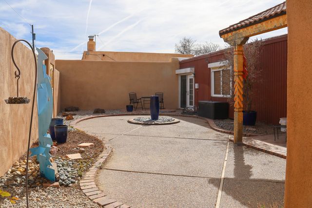 1013 Guadalupe Del Prado Street NW, Albuquerque, NM 87107