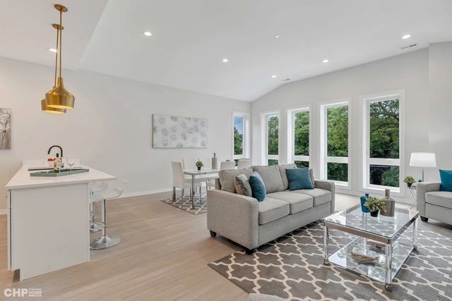 5434 S Michigan Avenue 2, Chicago, IL 60615