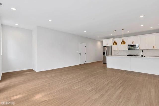 5434 S Michigan Avenue 2, Chicago, IL 60615