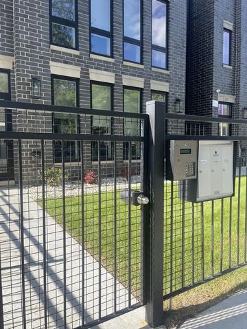 5434 S Michigan Avenue 2, Chicago, IL 60615