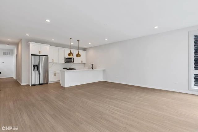 5434 S Michigan Avenue 2, Chicago, IL 60615