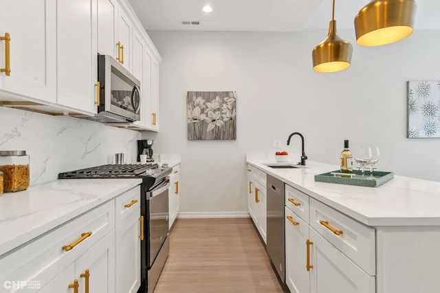 5434 S Michigan Avenue 2, Chicago, IL 60615