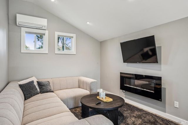 1180 Monticello Rd, Napa, CA 94558