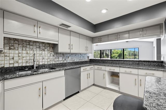 14947 LAKE FOREST DRIVE, Lutz, FL 33559