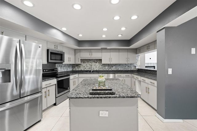 14947 LAKE FOREST DRIVE, Lutz, FL 33559