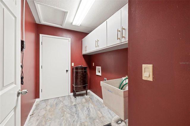 14947 LAKE FOREST DRIVE, Lutz, FL 33559