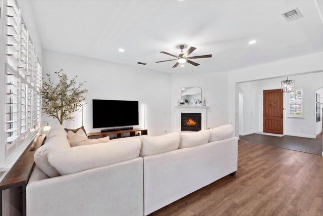 9001 Virginia Fife Way, Elk Grove, CA 95624