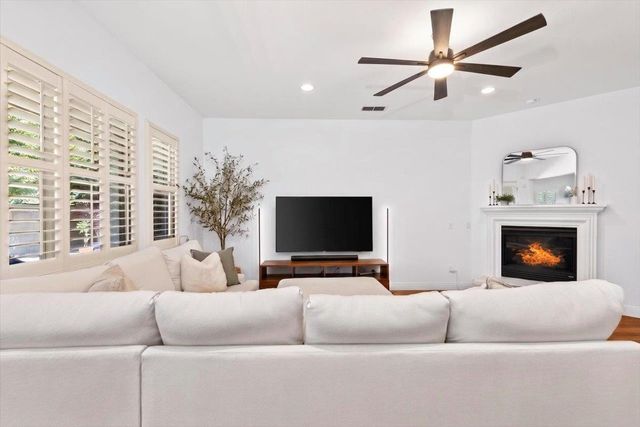 9001 Virginia Fife Way, Elk Grove, CA 95624