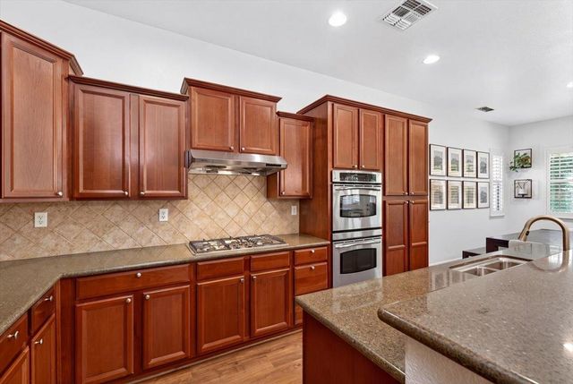 9001 Virginia Fife Way, Elk Grove, CA 95624