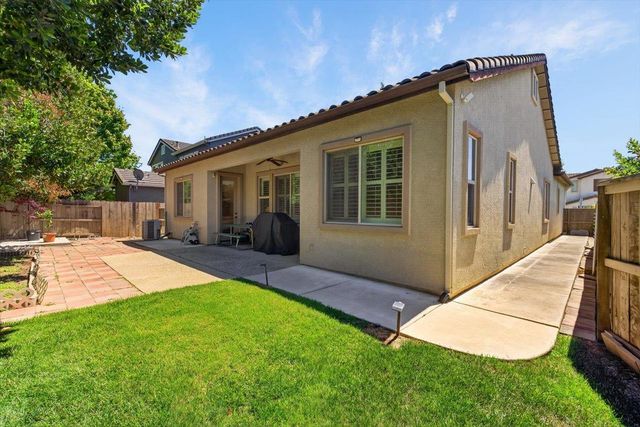 9001 Virginia Fife Way, Elk Grove, CA 95624
