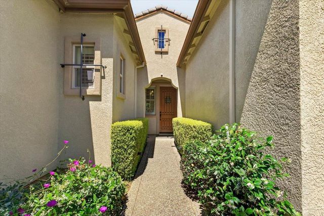 9001 Virginia Fife Way, Elk Grove, CA 95624