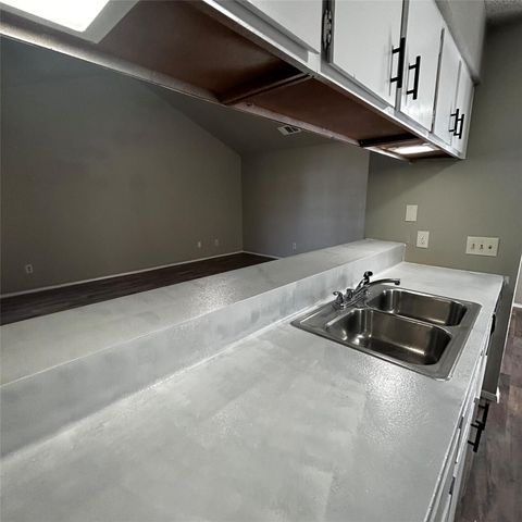 6603 Deatonhill DR B, Austin, TX 78745