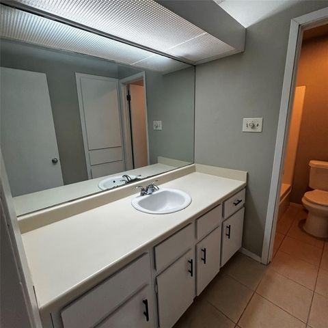 6603 Deatonhill DR B, Austin, TX 78745