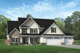 136 Leaning Pine Circle, Spring Lake, NC 28390