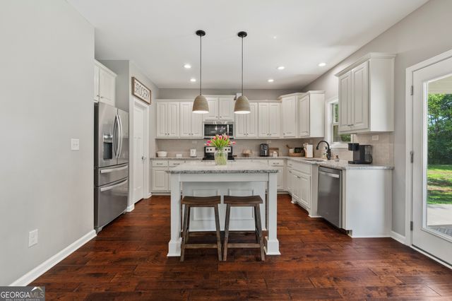 1612 Dennis Smith Road, Pine Mountain, GA 31822