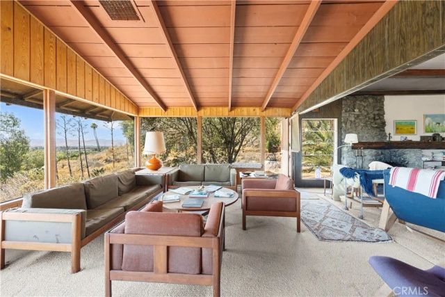 955 Park, San Jacinto, CA 92583