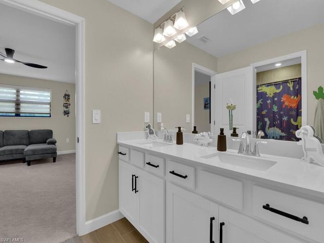 10578 Timber Creek DR, Fort Myers, FL 33913