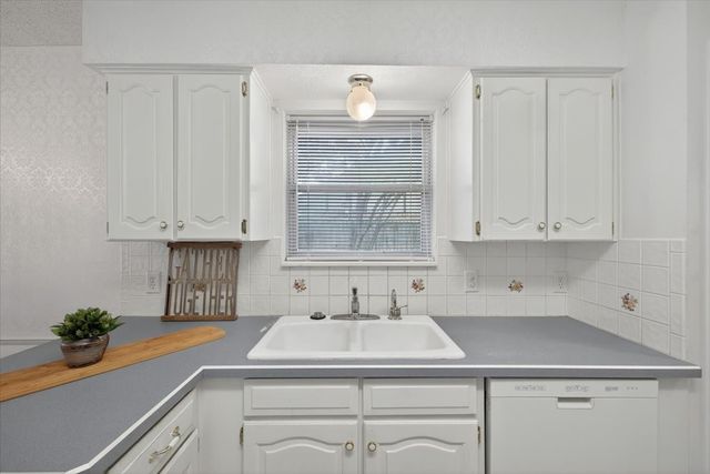 3621 Kelvin Avenue, Fort Worth, TX 76133