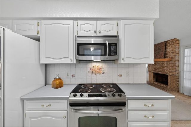 3621 Kelvin Avenue, Fort Worth, TX 76133