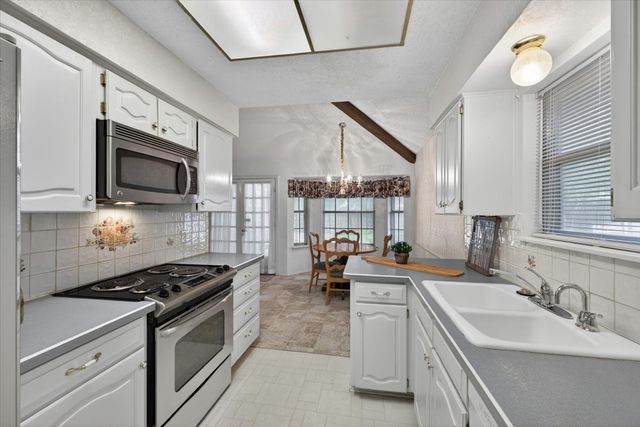 3621 Kelvin Avenue, Fort Worth, TX 76133