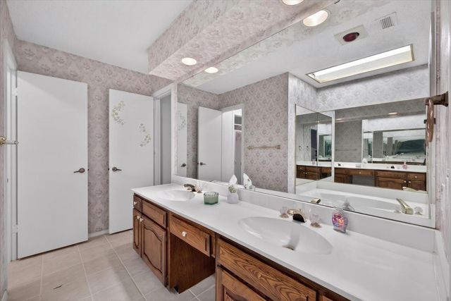 3621 Kelvin Avenue, Fort Worth, TX 76133