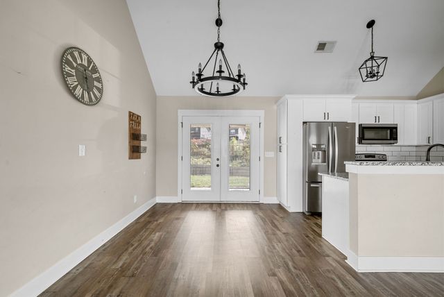 3035 Core Dr, Clarksville, TN 37040