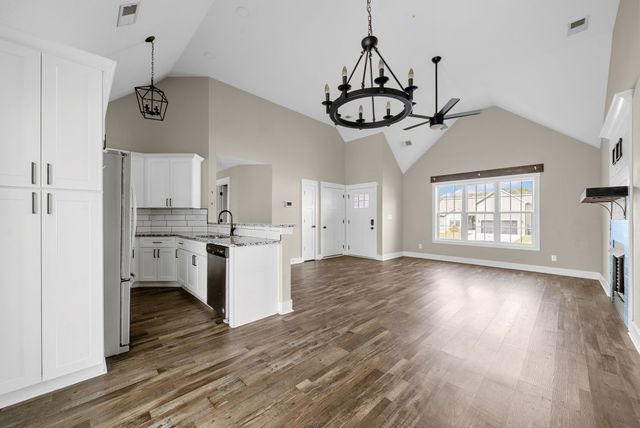 3035 Core Dr, Clarksville, TN 37040