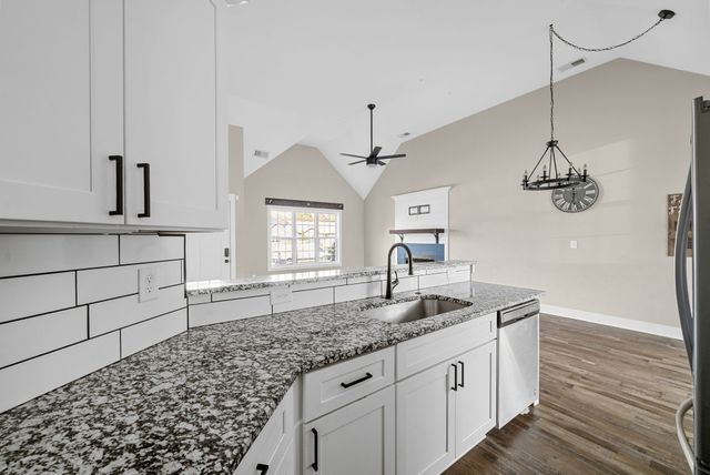 3035 Core Dr, Clarksville, TN 37040