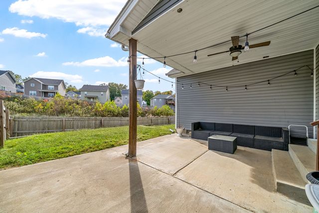 3035 Core Dr, Clarksville, TN 37040