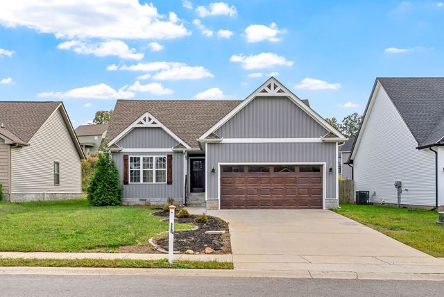 3035 Core Dr, Clarksville, TN 37040