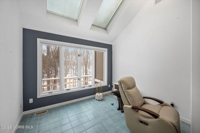 36 Wolf Ridge Drive, Holland, OH 43528