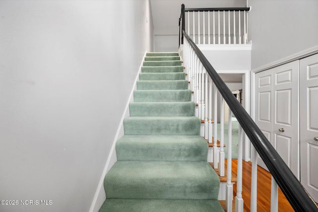 36 Wolf Ridge Drive, Holland, OH 43528