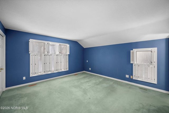 36 Wolf Ridge Drive, Holland, OH 43528