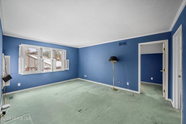 36 Wolf Ridge Drive, Holland, OH 43528