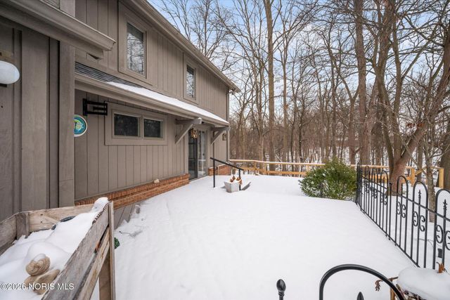 36 Wolf Ridge Drive, Holland, OH 43528