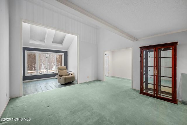 36 Wolf Ridge Drive, Holland, OH 43528