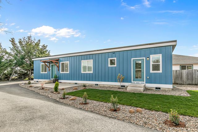 2649 Redwood Avenue, Grants Pass, OR 97527